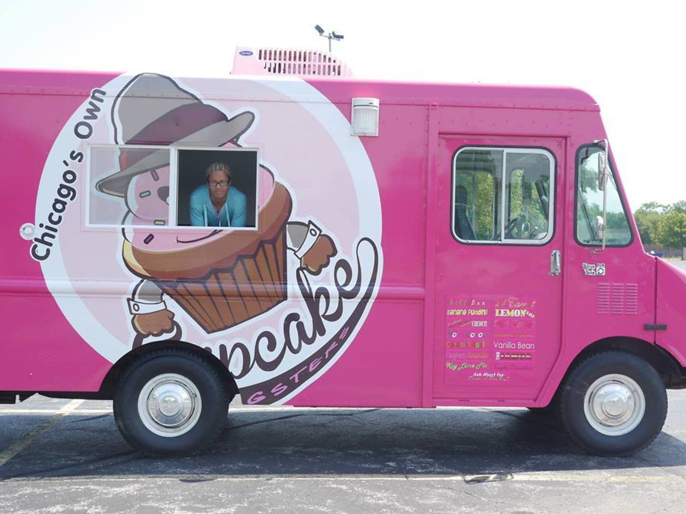 Guide to Chicago food trucks with locations and Twitter