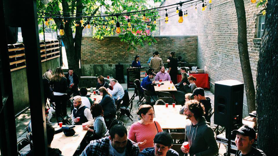 Best Outdoor Bars and Patios in Chicago for Alfresco Drinking