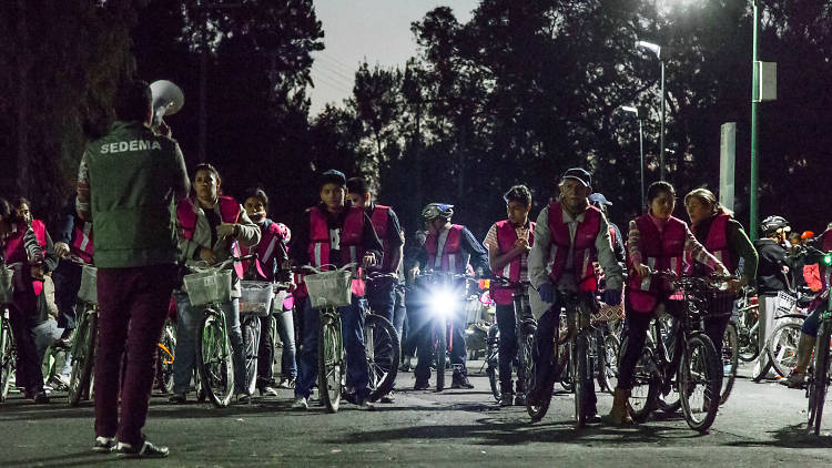 Paseo ciclista nocturno en el Bosque de Chapultepec