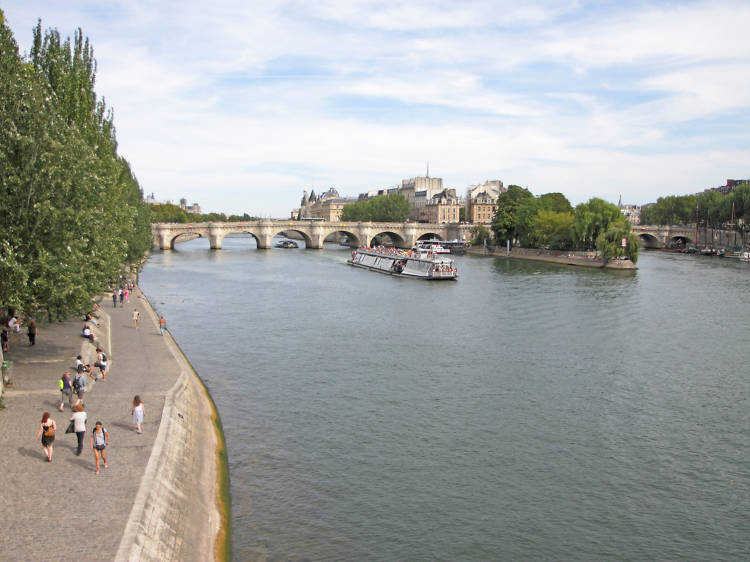 Paris vue Seine quais 