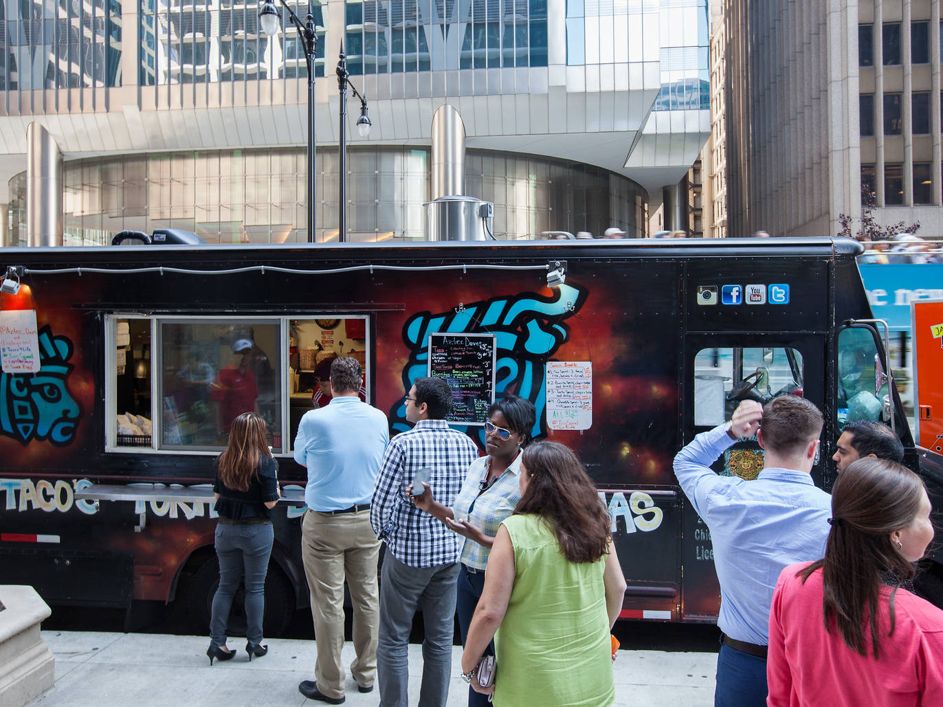 18 Best Chicago Food Trucks for Pizza, Tacos and More