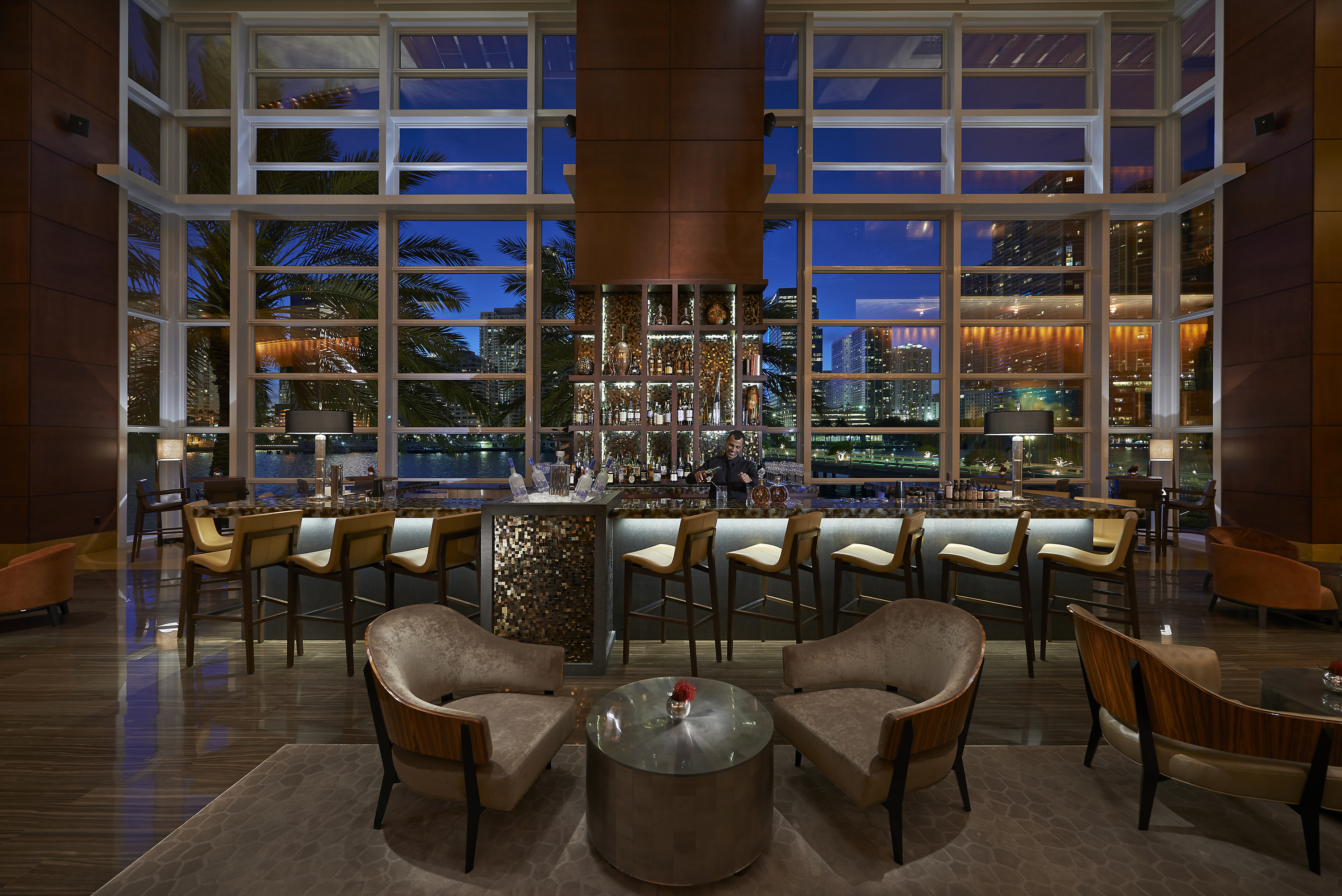 The lounge. Отель Mandarin oriental Miami. Mandarin oriental Miami 5. Мандарин Ориентал Маями. Бар в Майами.