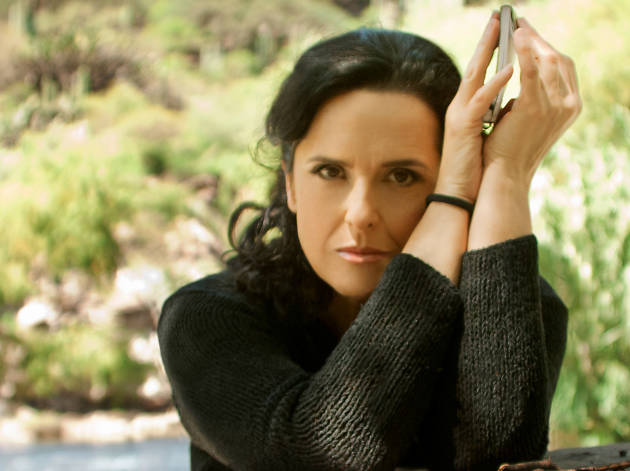 Un río para todos y otros cuentos. El sonido del bronce. Lecturas por el centenario de la Constitución. Entrevista con Cecilia Toussaint para hablar de su trayectoria y su nuevo disco, Faro