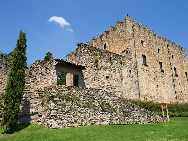 Castell de Montesquiu Castell de Montesquiu