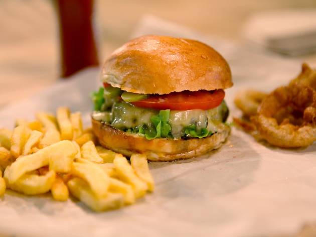 Hamburguesas y solo hamburguesas en MEAT Hamburguesas y solo hamburguesas en MEAT