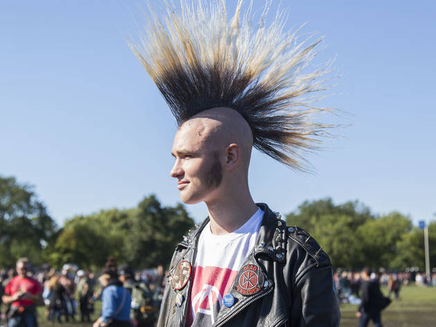 Attendees showed up sporting denim, leather and more great festival fashion at Riot Fest 2015.