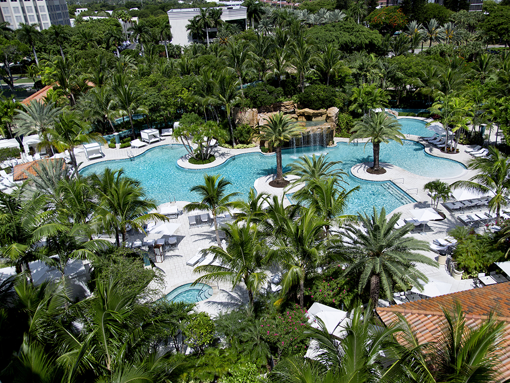 Fourth on the Green at JW Marriott Miami Turnberry Resort & Spa | Things to  do in Miami