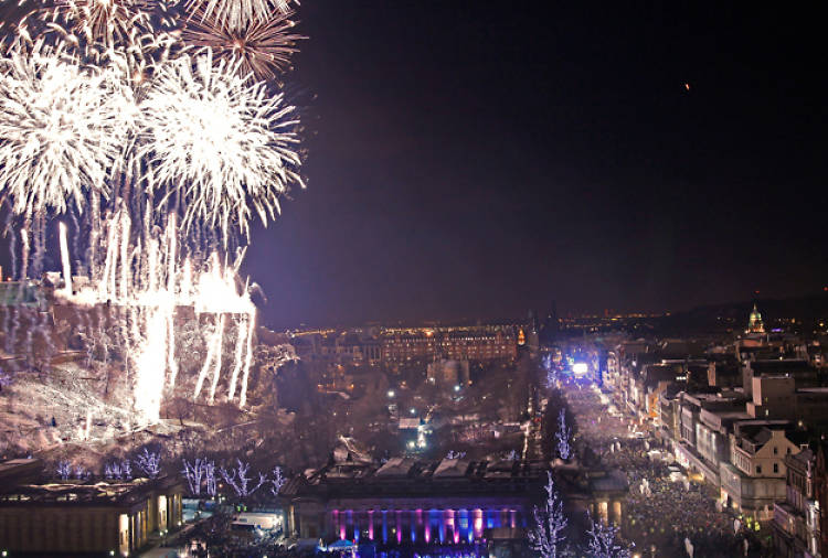 edinburgh's hogmanay street party fireworks