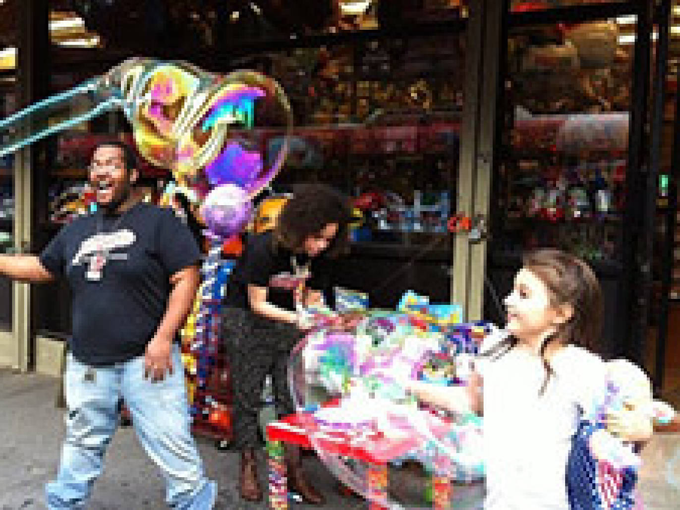 popular-party-supply-stores-closing-in-new-york
