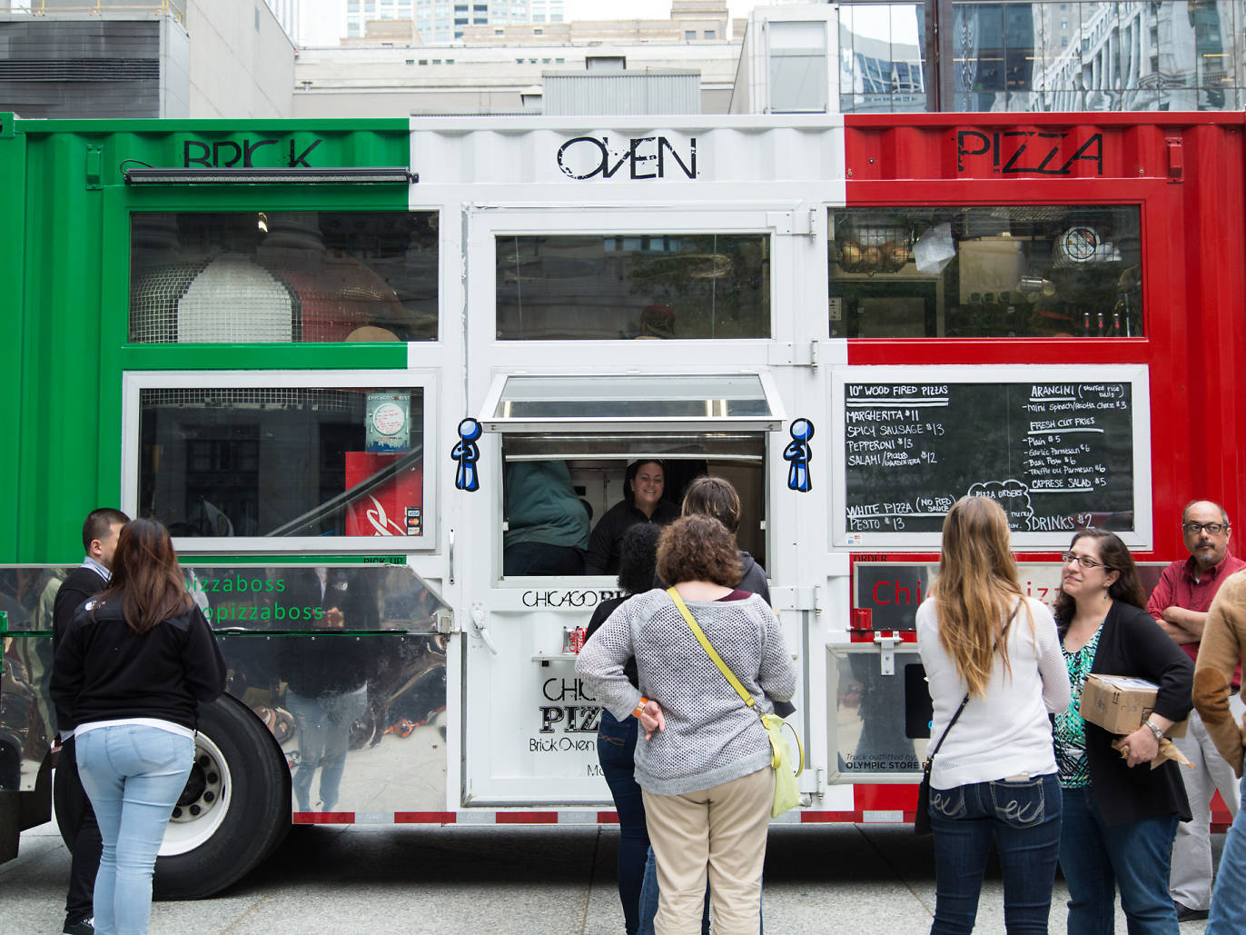 18 Best Chicago Food Trucks for Pizza, Tacos and More