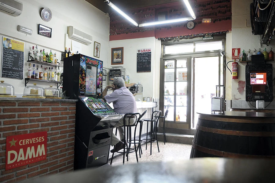La Bodega Carol tiene un gran arraigo vecinal en Sant Mart&iacute;
