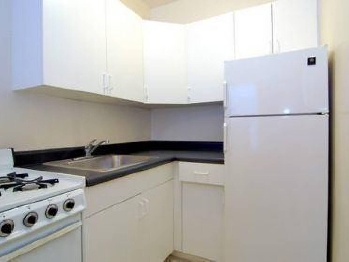 5 awesome sunny apartments in Andersonville