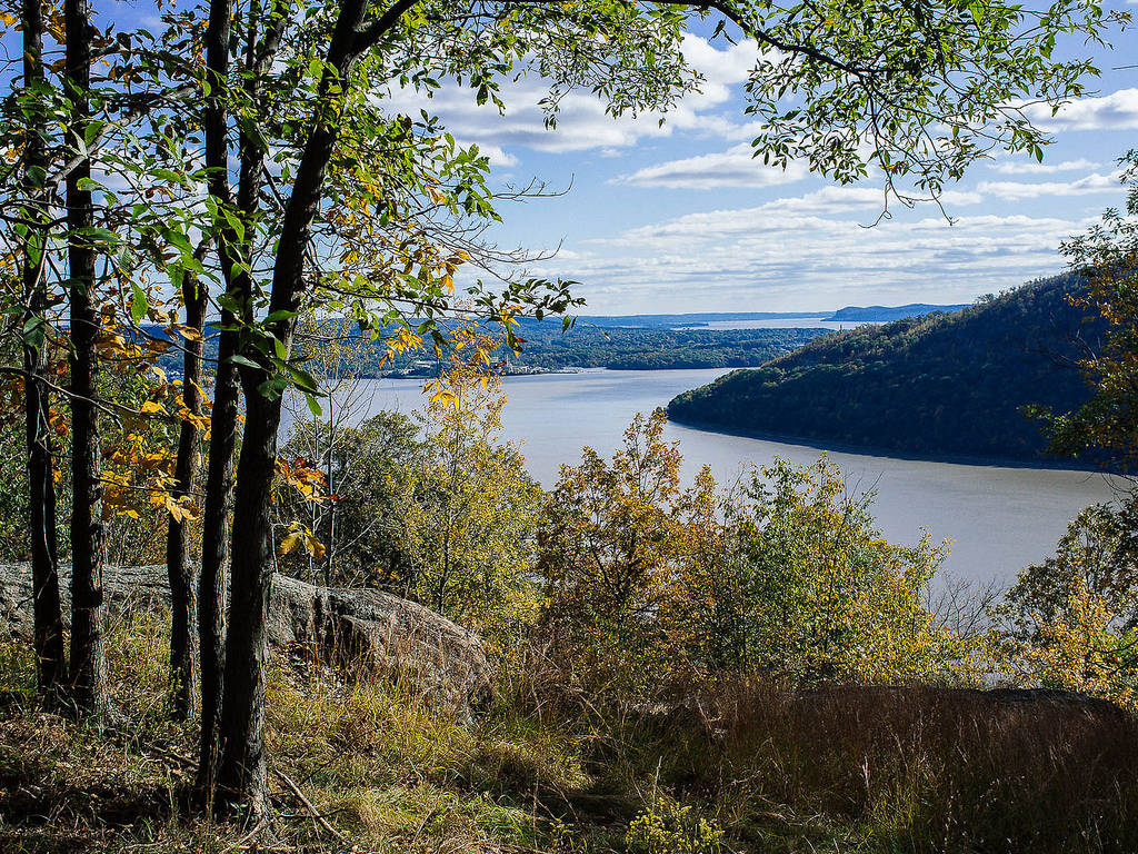 22 Best Hikes Near NYC For Scenic Trails