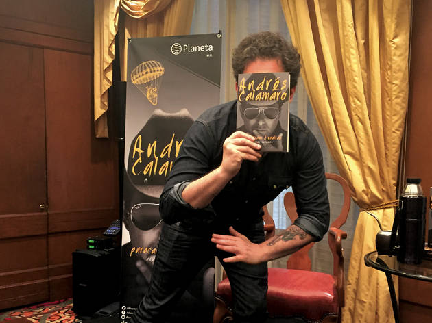 Paracaídas y vueltas Calamaro edita su primer libro.