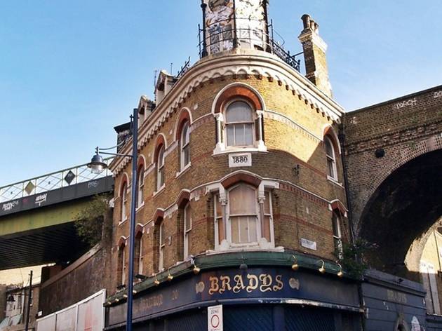 Bradys, Brixton
