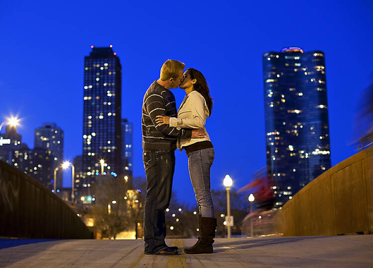 4 reasons why you should get into a relationship in Chicago this fall