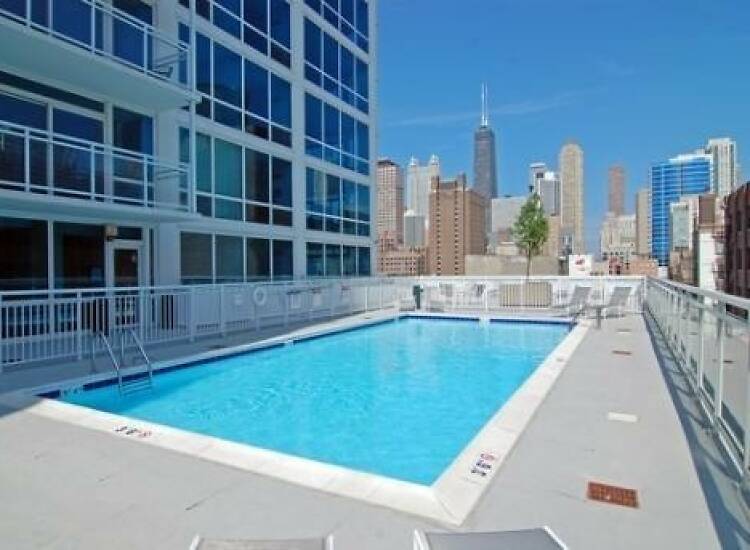 6 River North apartments with amazing outdoor spaces