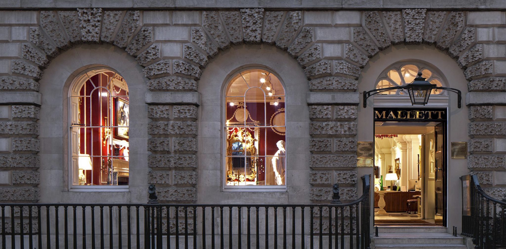 Mallett Antiques Art in Mayfair, London