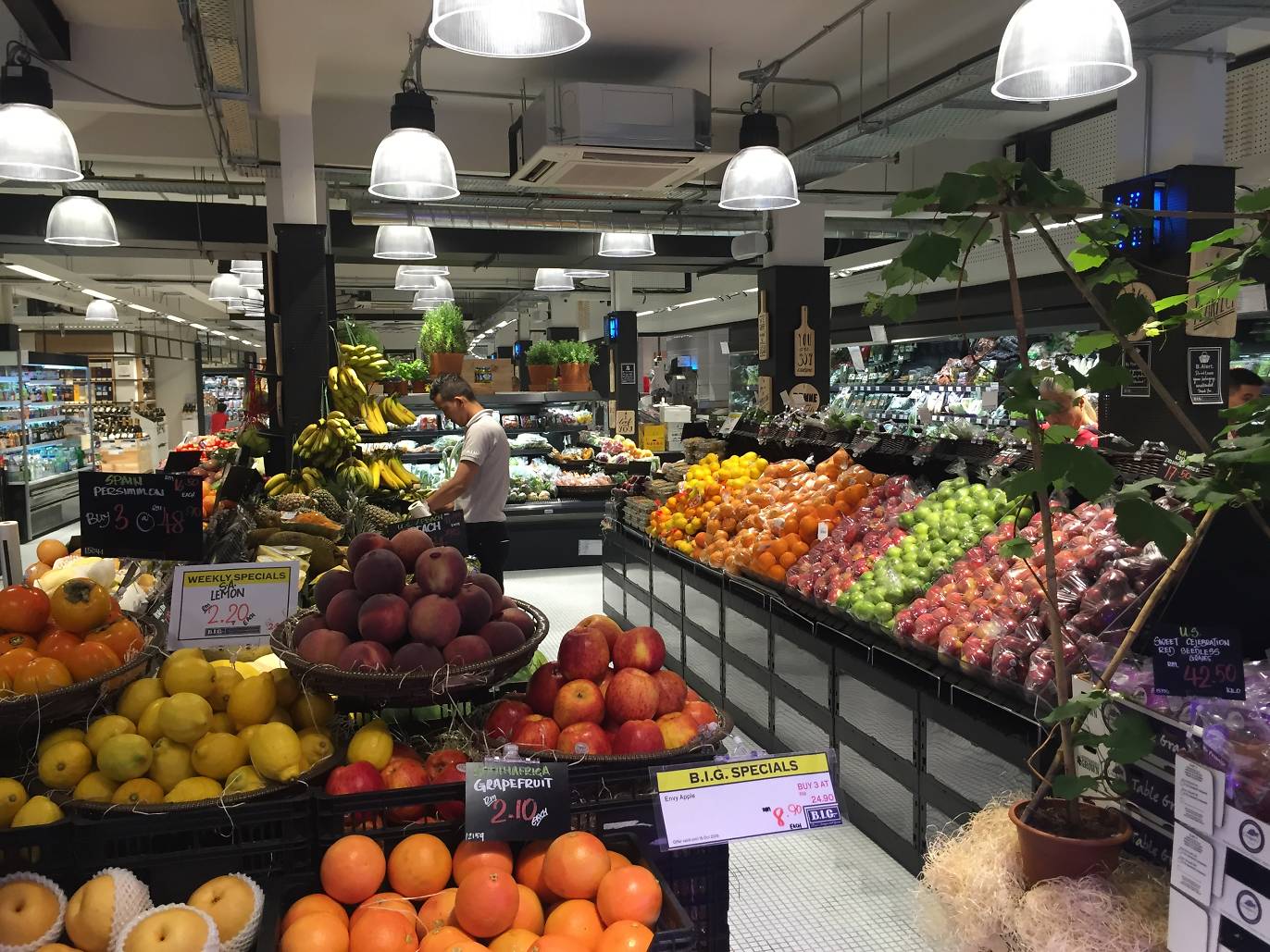 The best of Ben's Independent Grocer at Plaza Batai