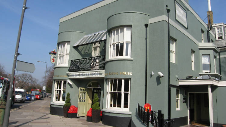 The Red Lion, pub, Barnes