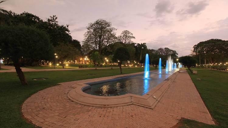 Viharamahadevi Park