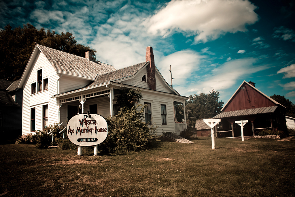 The Scariest Haunted Houses In The Us And The Stories Behind Them