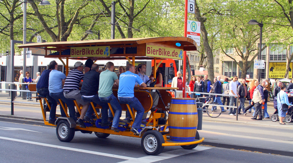 Split Dressoir springen Governor Brown signed a new 'beer bike' bill—here's what you need to know