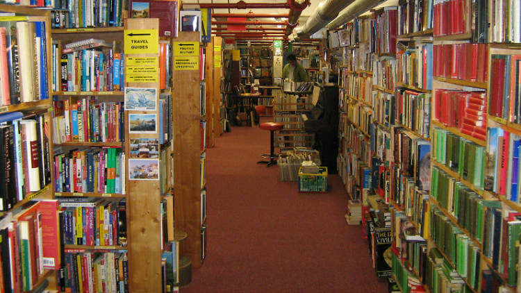 Skoob Books interior, shopping, Russell Sq, 2015