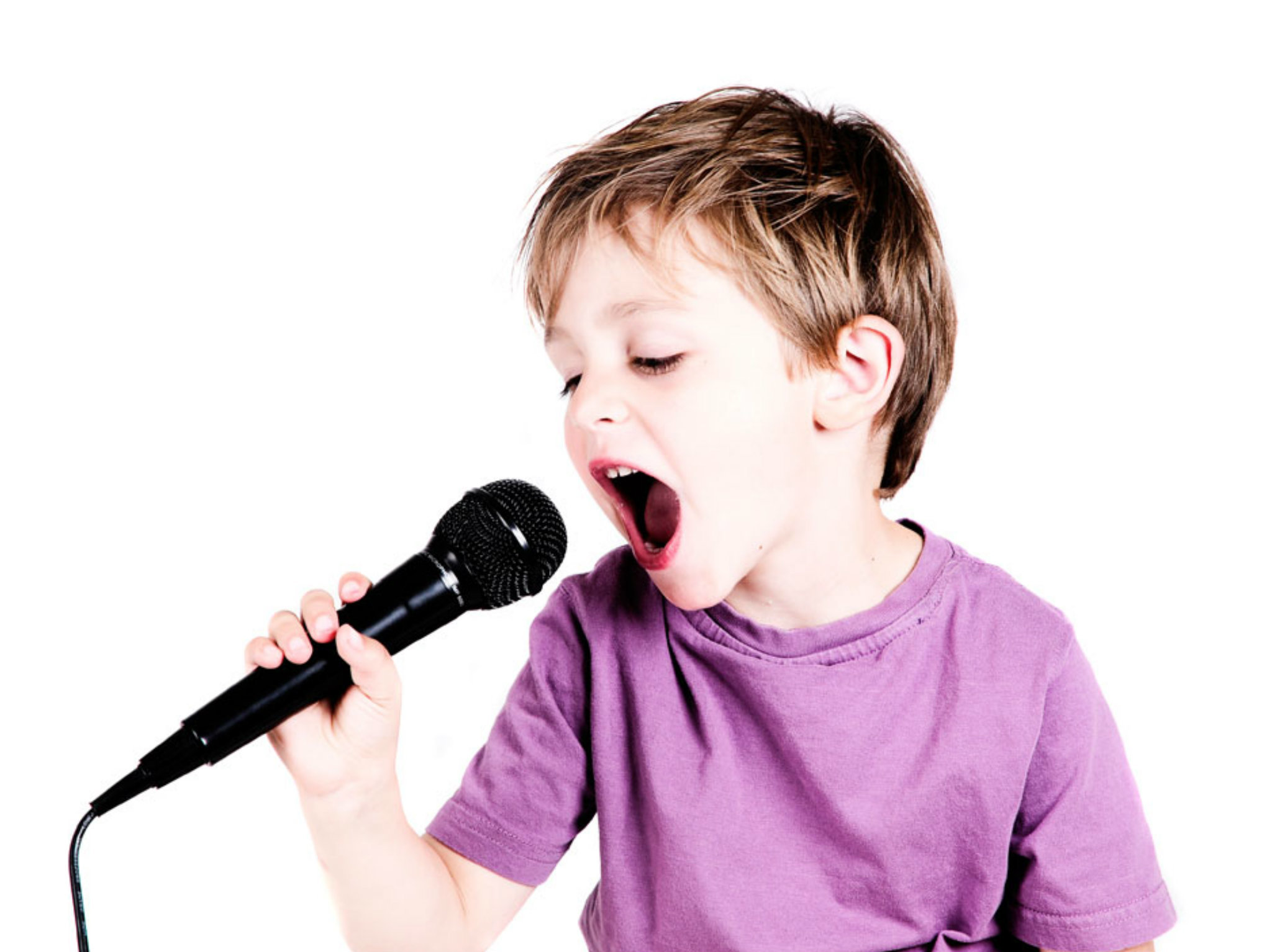 Вокальные игры. Дети поют. Ребенок с микрофоном. Школьник с микрофоном. Малыш с микрофоном.