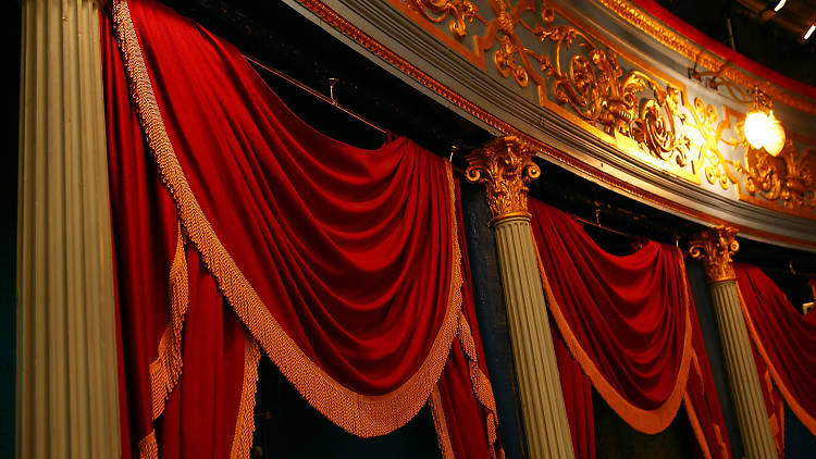 lyceum theatre curtains