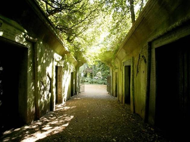 101 Things To Do in London: Highgate Cemetery 101 Things To Do in London: Highgate Cemetery