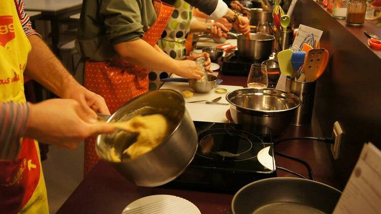 Prendre des tours de cuisine pour avoir le tour de main