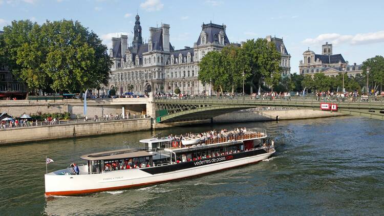 Naviguer au gré des mystères de Paris   