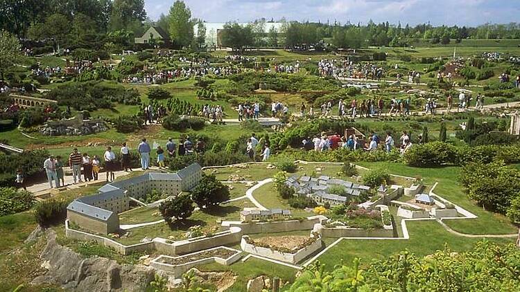 Visitez la France entière… en miniature