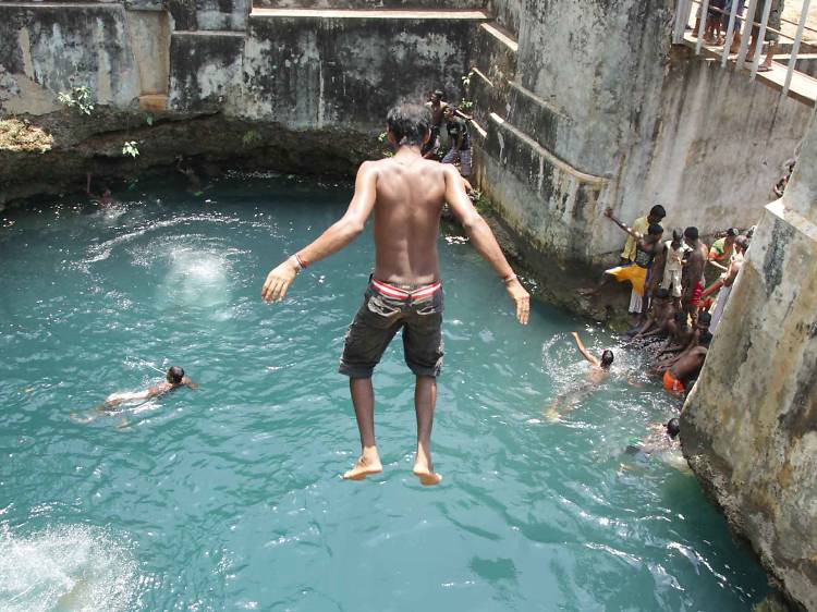 Nilavarai bottomless pond