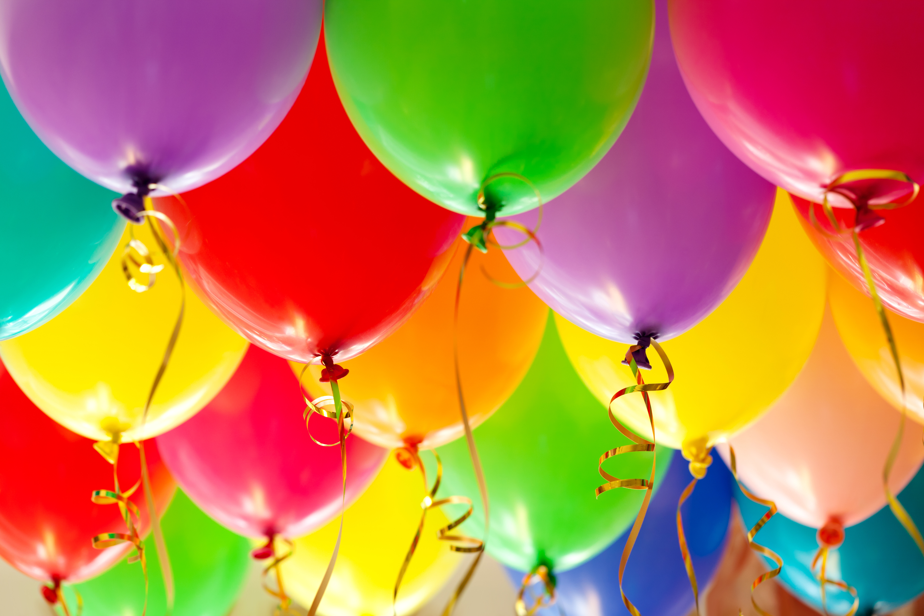 Красивые воздушные шарики. Разноцветные шары. Воздушные шары. Яркие воздушные шары. Воздушный шарик.