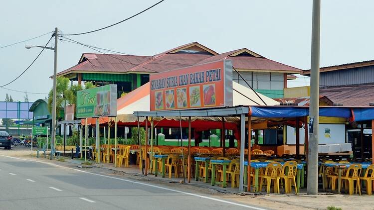 Ana Ikan Bakar Petai