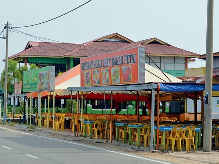 Ana Ikan Bakar Petai