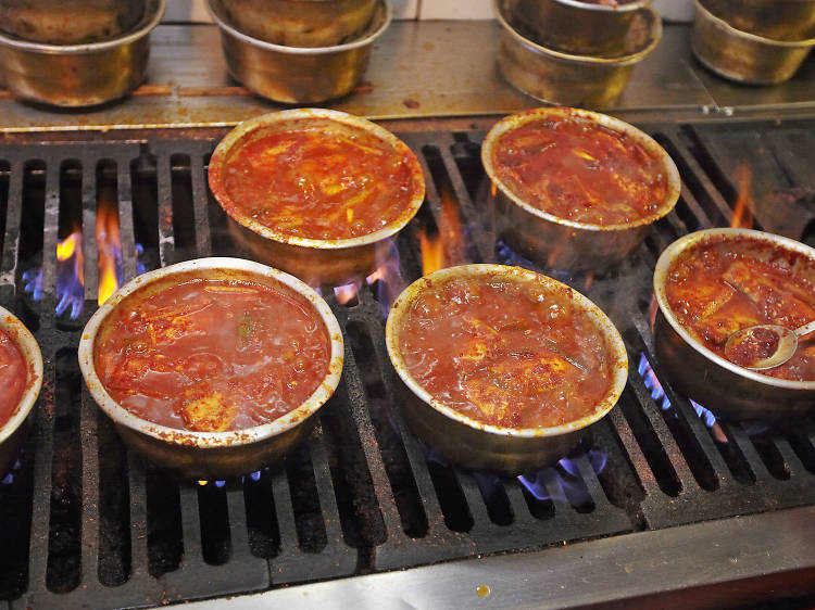 6pm-7pm ▶ Try braised cutlassfish at Namdaemun