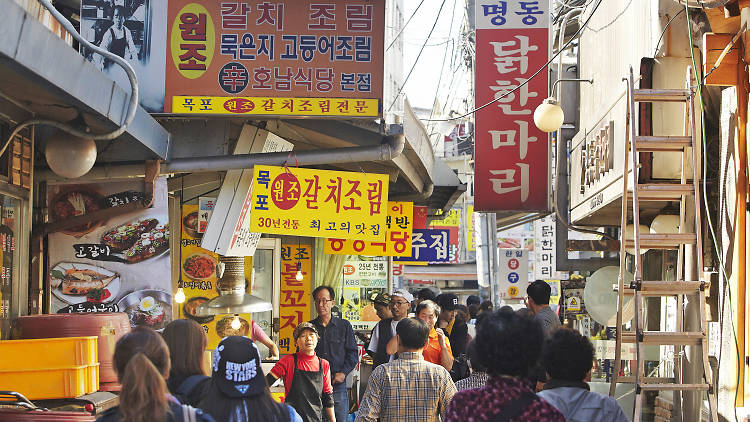 Fried dish and boiled chicken alley