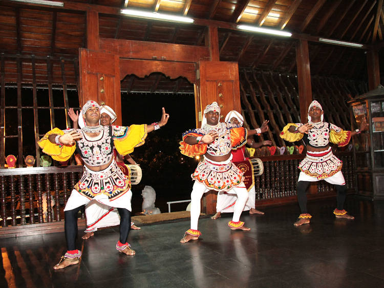 Get acquainted with Sri Lankan dance