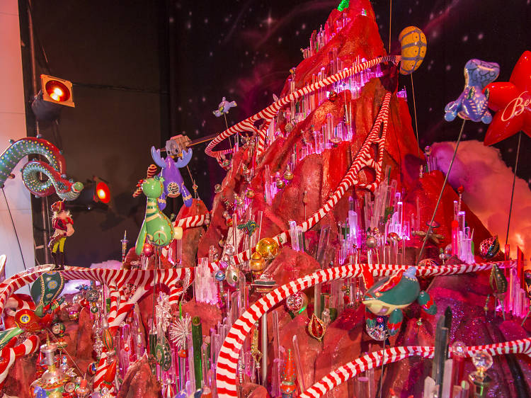 Macy's State Street prepares its holiday windows and decor