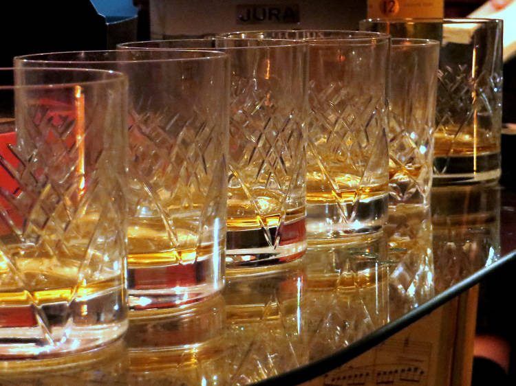 Sample free whisky in Edinburgh – all in the name of science