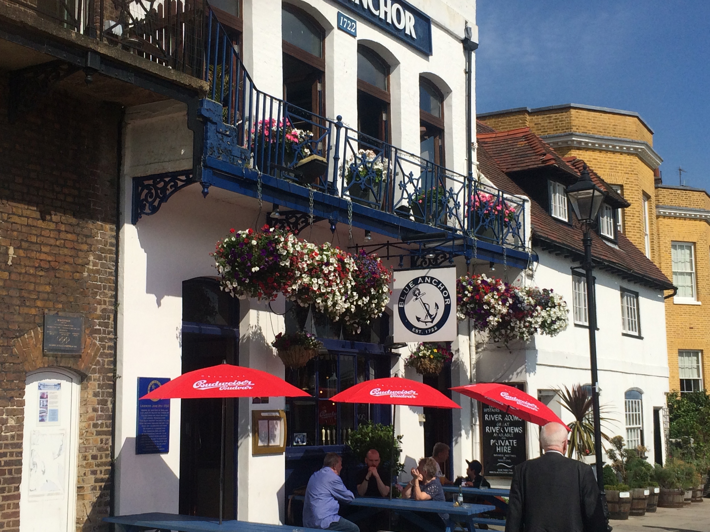 31 Best Riverside Pubs In London | Drinks By The Rivers & Canals