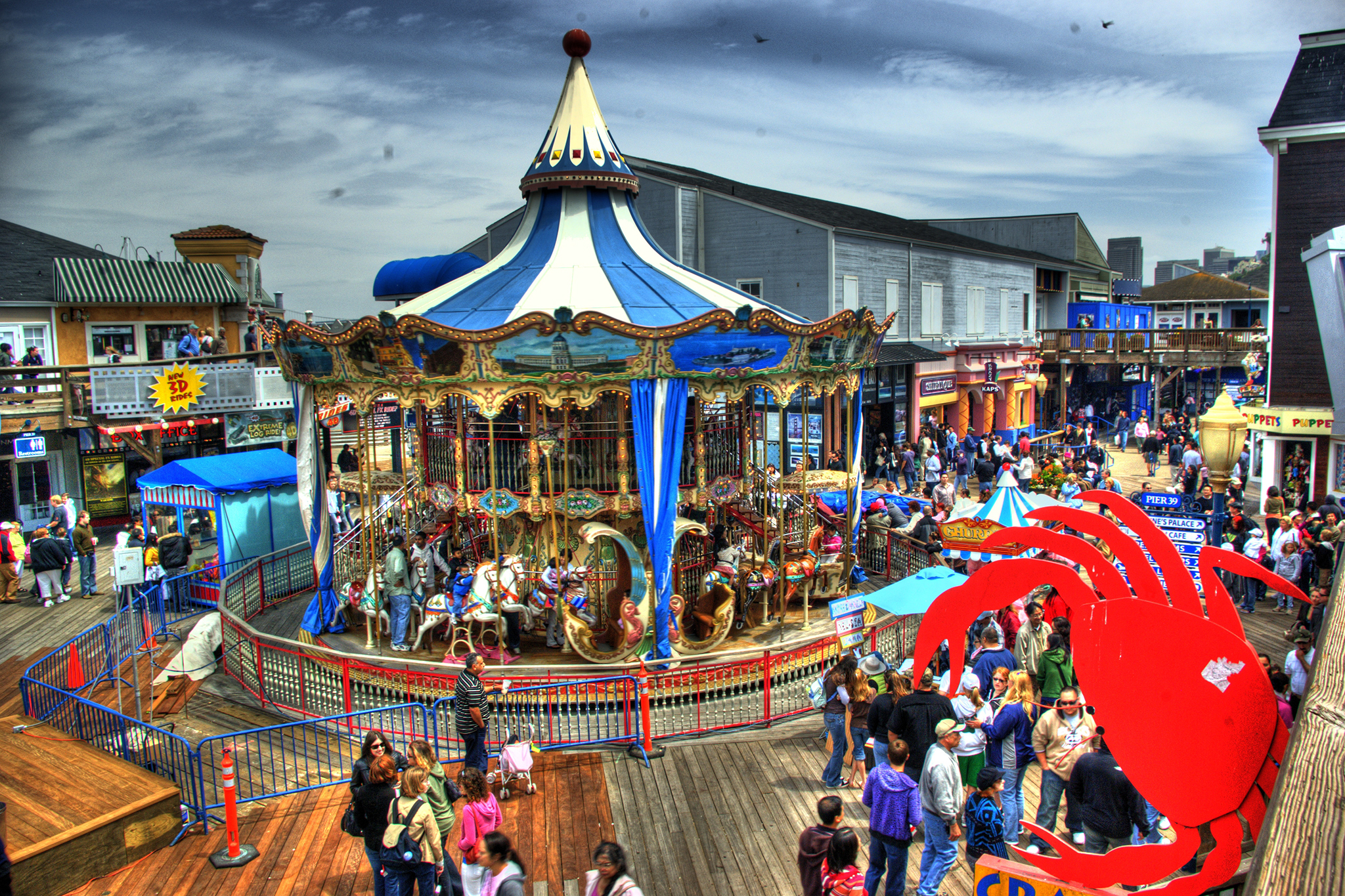 Walking Around Pier 39 & Fisherman's Wharf In San Francisco