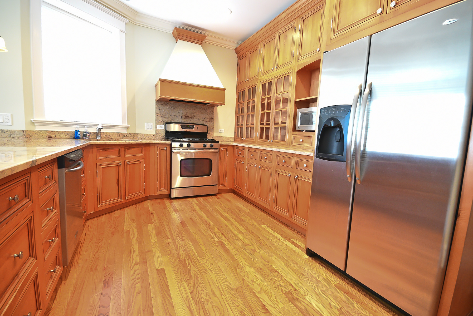 3 Chicago Apartments With Fireplaces For 2500 Or Less