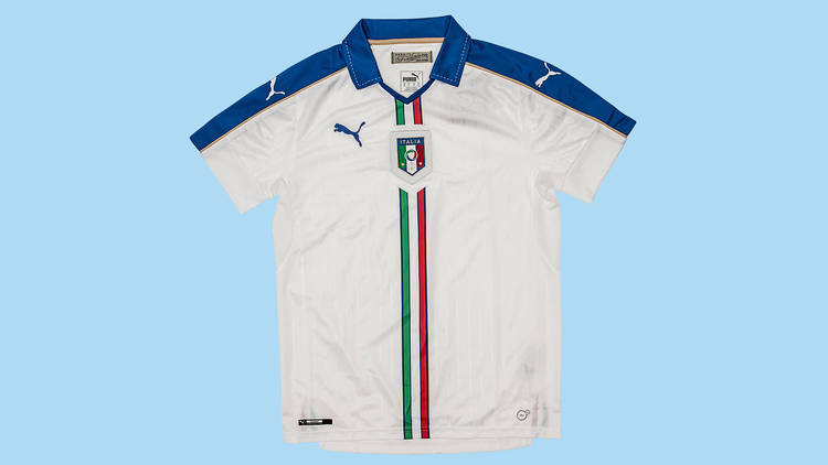 Italy 2015/2016 away shirt by Puma 