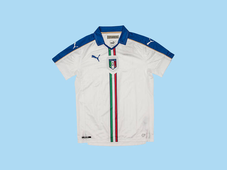 Italy 2015/2016 away shirt by Puma 