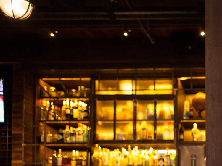 These tweets sum up what it's like to be a bartender in Chicago