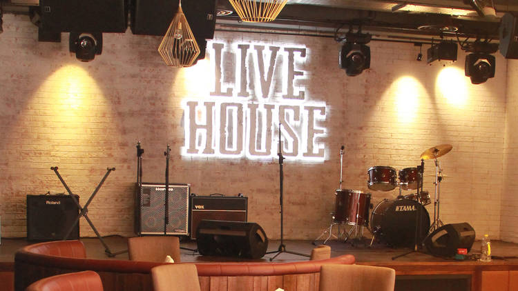 Live House